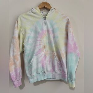Port And Company Girl’s Tie Dye Full Zip Hoodie. Size XL. Excellent Condition.